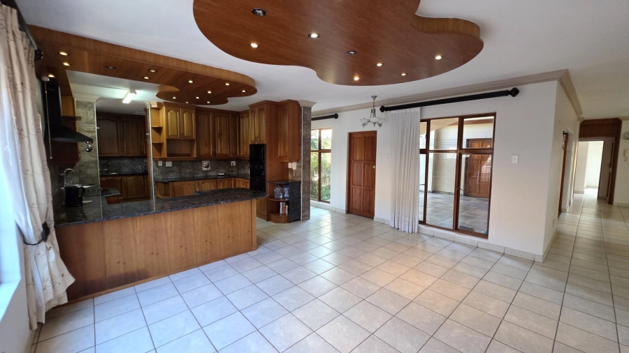 4 Bedroom Property for Sale in Ifafi North West